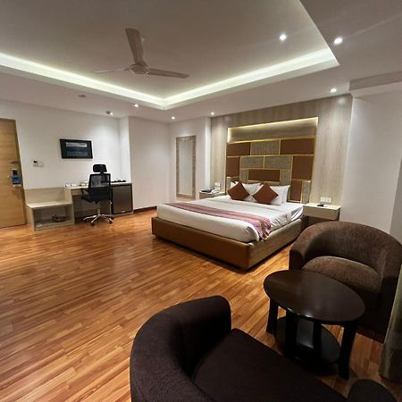 Royal Raj Hotel Rajshahi Εξωτερικό φωτογραφία