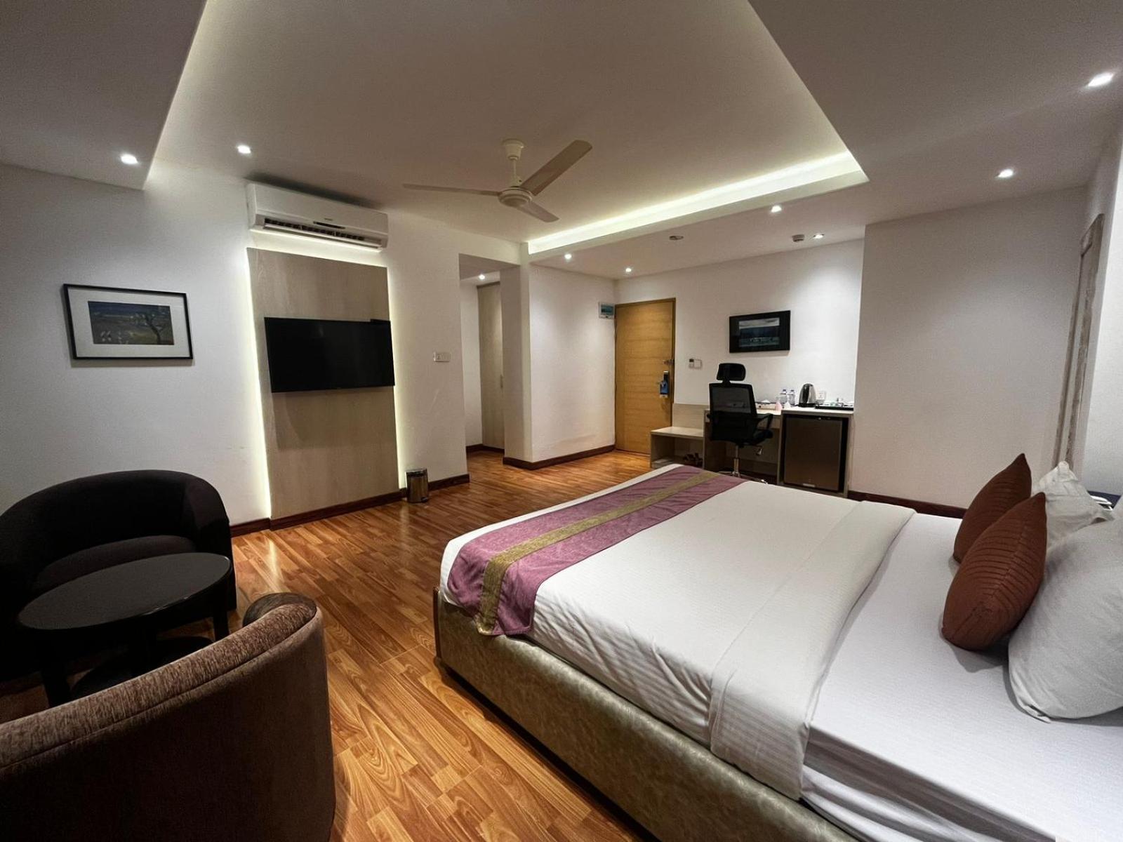 Royal Raj Hotel Rajshahi Εξωτερικό φωτογραφία