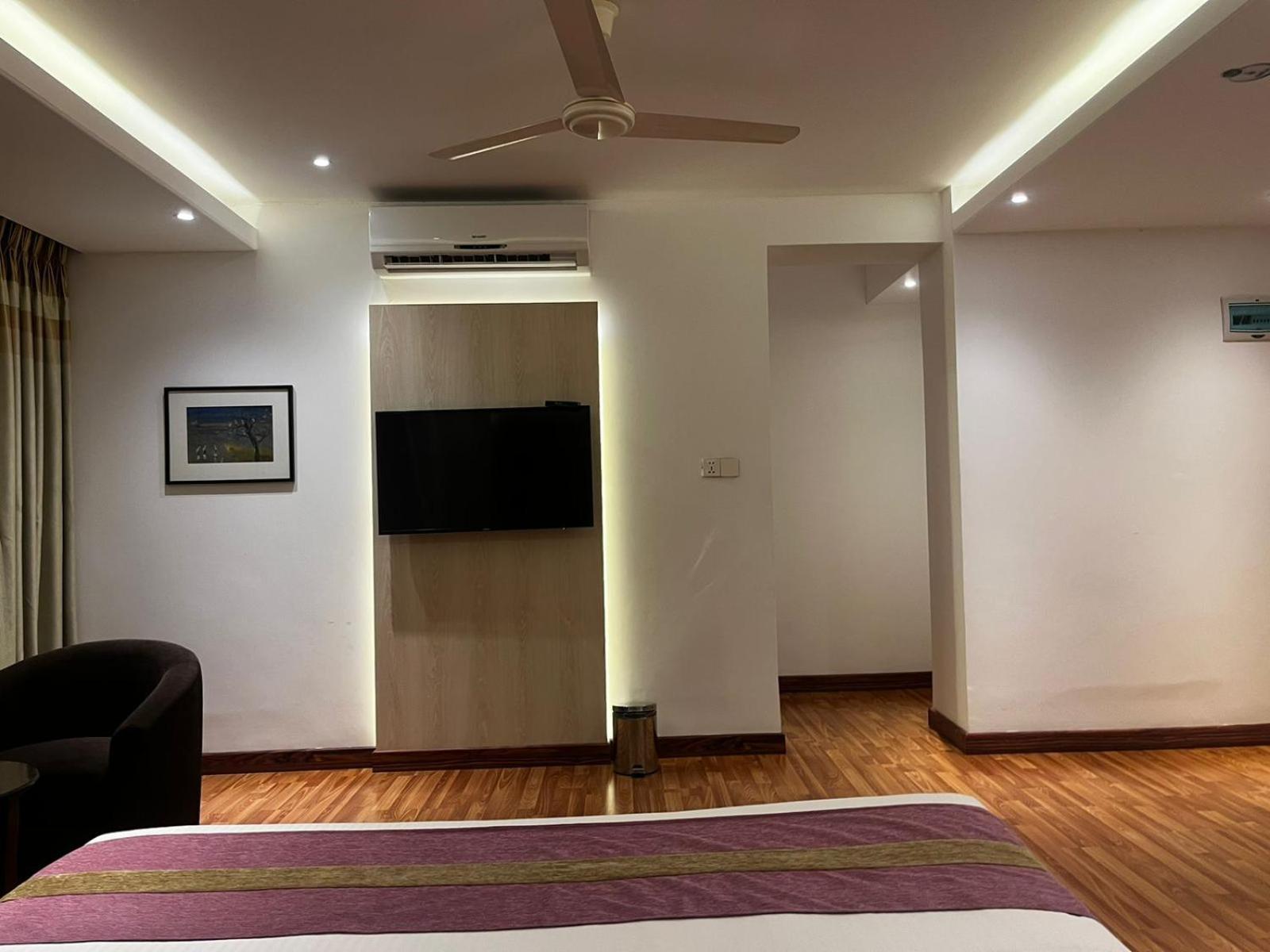 Royal Raj Hotel Rajshahi Εξωτερικό φωτογραφία