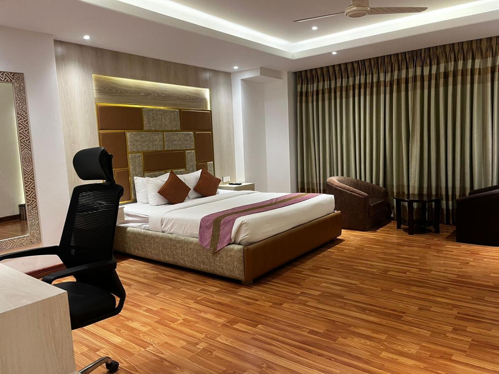 Royal Raj Hotel Rajshahi Εξωτερικό φωτογραφία